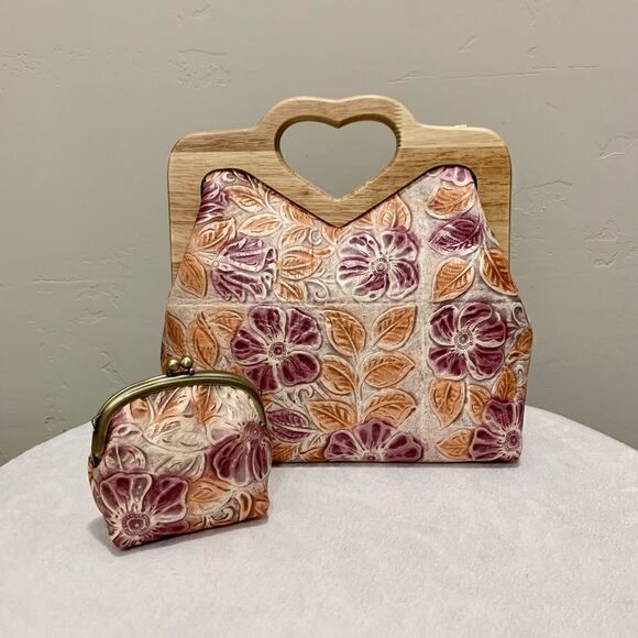 Free Coin Purse With Handmade Genuine Leather Floral Embossed Wooden Frame Bag - Picture 11 of 16